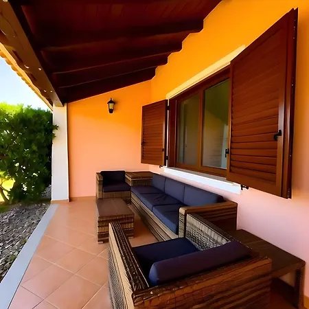 Ferienhaus Paradise - View, Pool & Parking, 200mt Sea