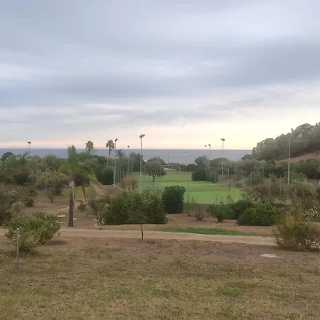 Paradise - View, Pool & Parking, 200mt Sea Ferienhaus *