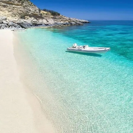 Paradise - View, Pool & Parking, 200mt Sea Holiday home *